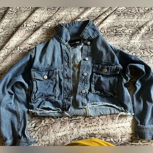 Woman’s cropped jean jacket
